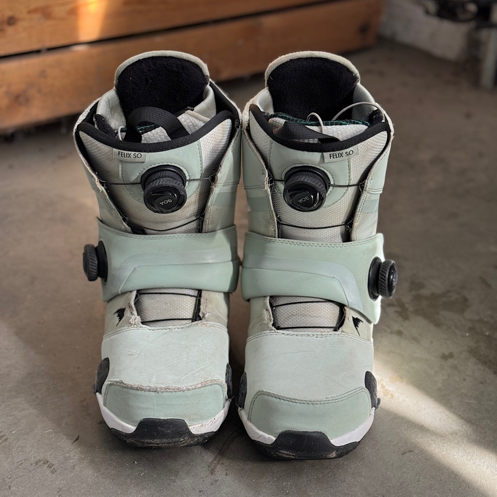 Women’s Burton Felix StepOn snowboard boots size 8.5